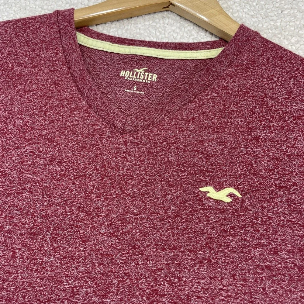 Hollister‎ T-Shirt Mens S Red Burgundy V-Neck Short Sleeve Logo Heathered Tee